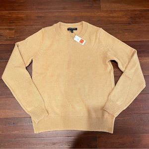 NWT Banana Republic Factory Women’s Tan Sweater
